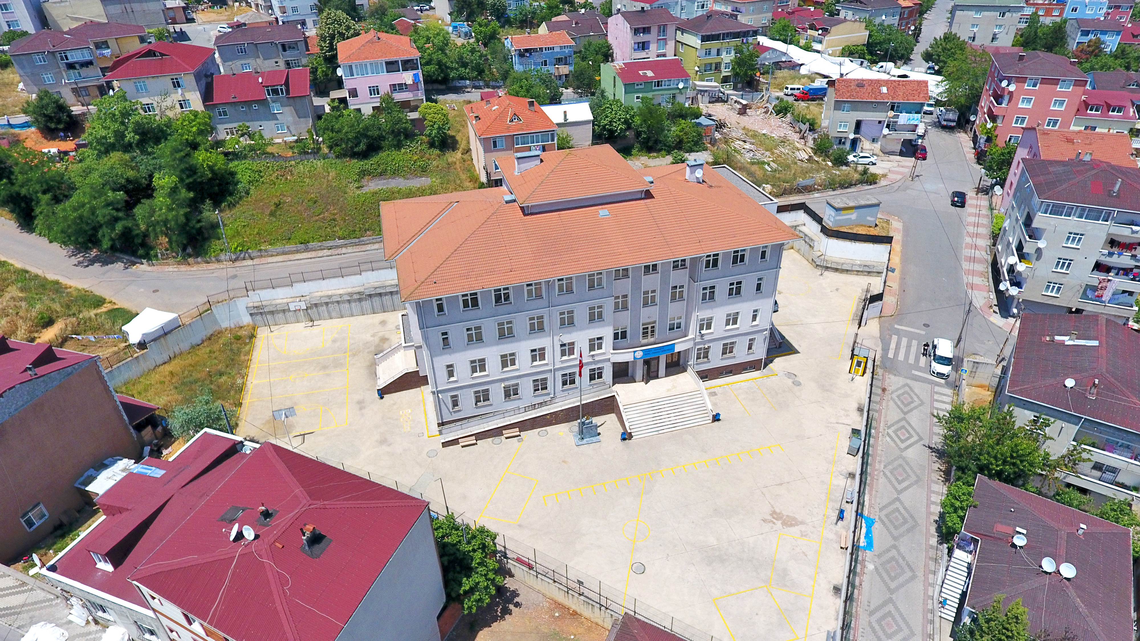 İstanbul İli Sultanbeyli İlçesi 2 Adet İ.Ö.O. Yapım İşi